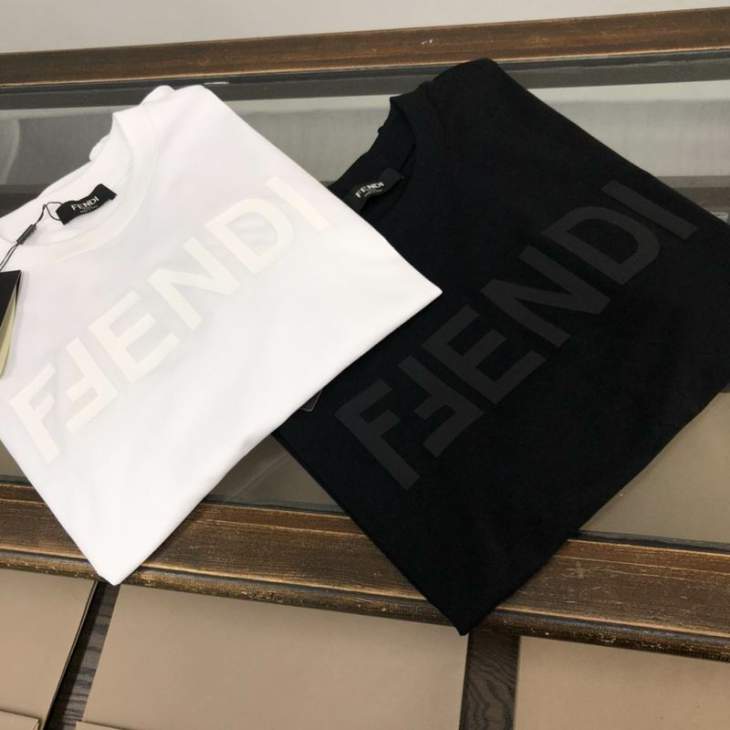 Picture of Fendi T Shirts Short _SKUFendiXS-Lfxtx0113840
